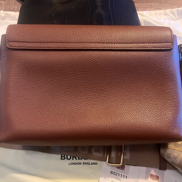 Burberry Note Bag - Picture 6 of 10